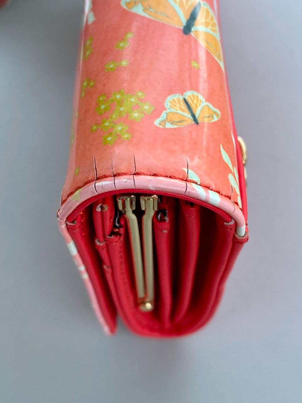 Ted Baker Wallet. Kyoto Gardens pattern. Bifold clutch style. Gold Kiss Lock. - Picture 11 of 15